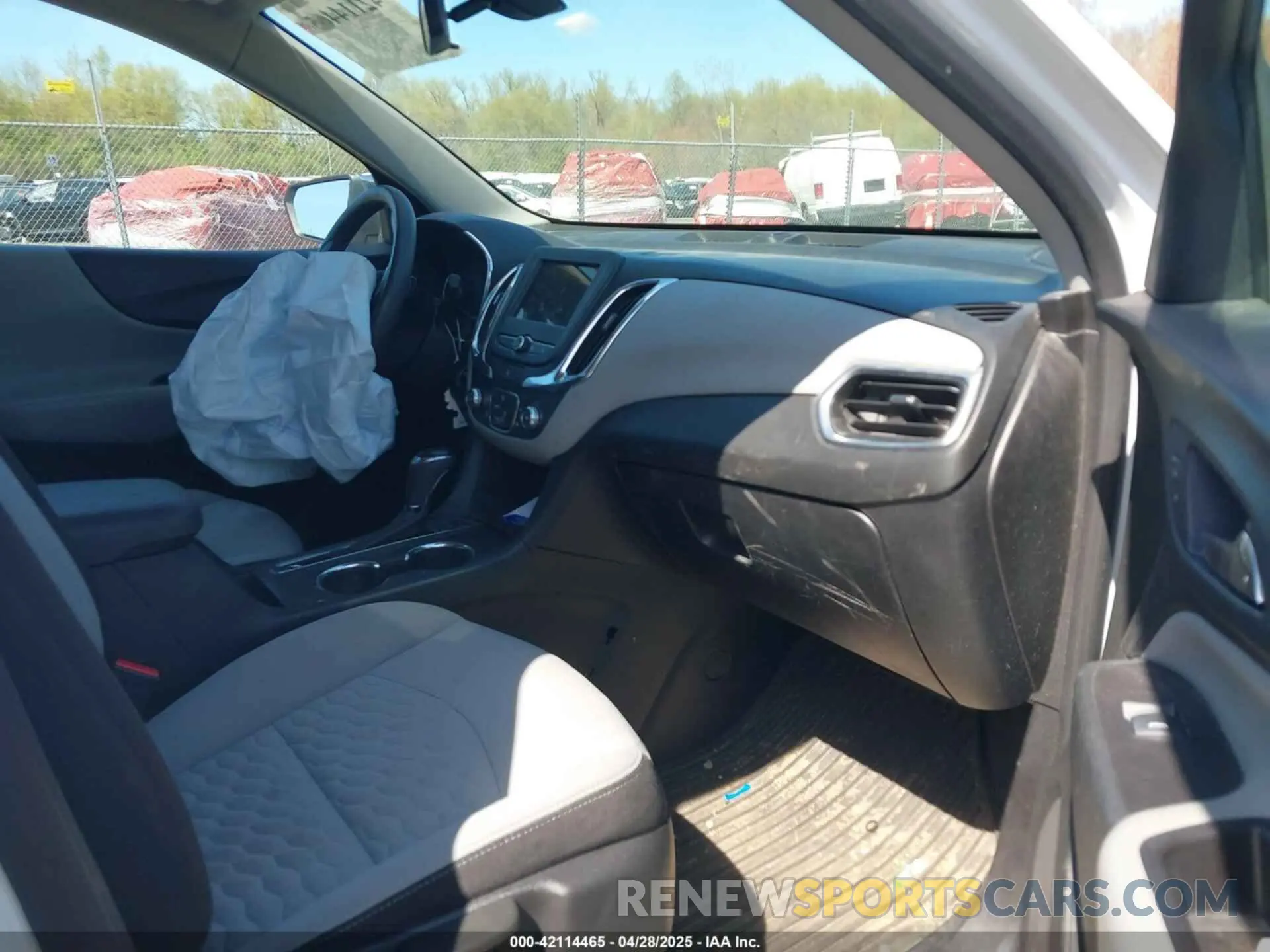 5 fotografías del automóvil dañado 2GNAXSEV4K6110423 CHEVROLET EQUINOX 2019