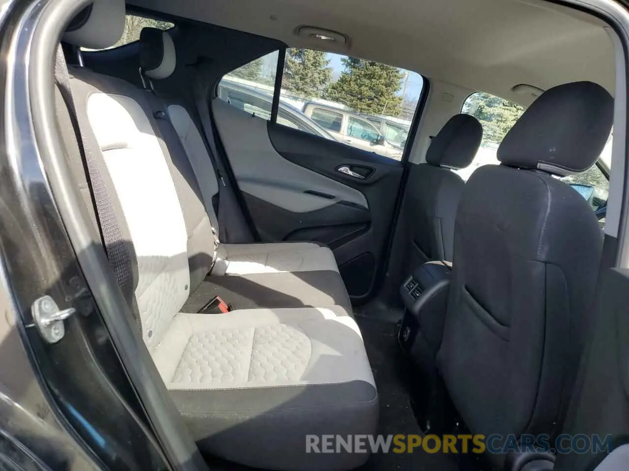 11 fotografías del automóvil dañado 2GNAXSEV4K6301758 CHEVROLET EQUINOX 2019