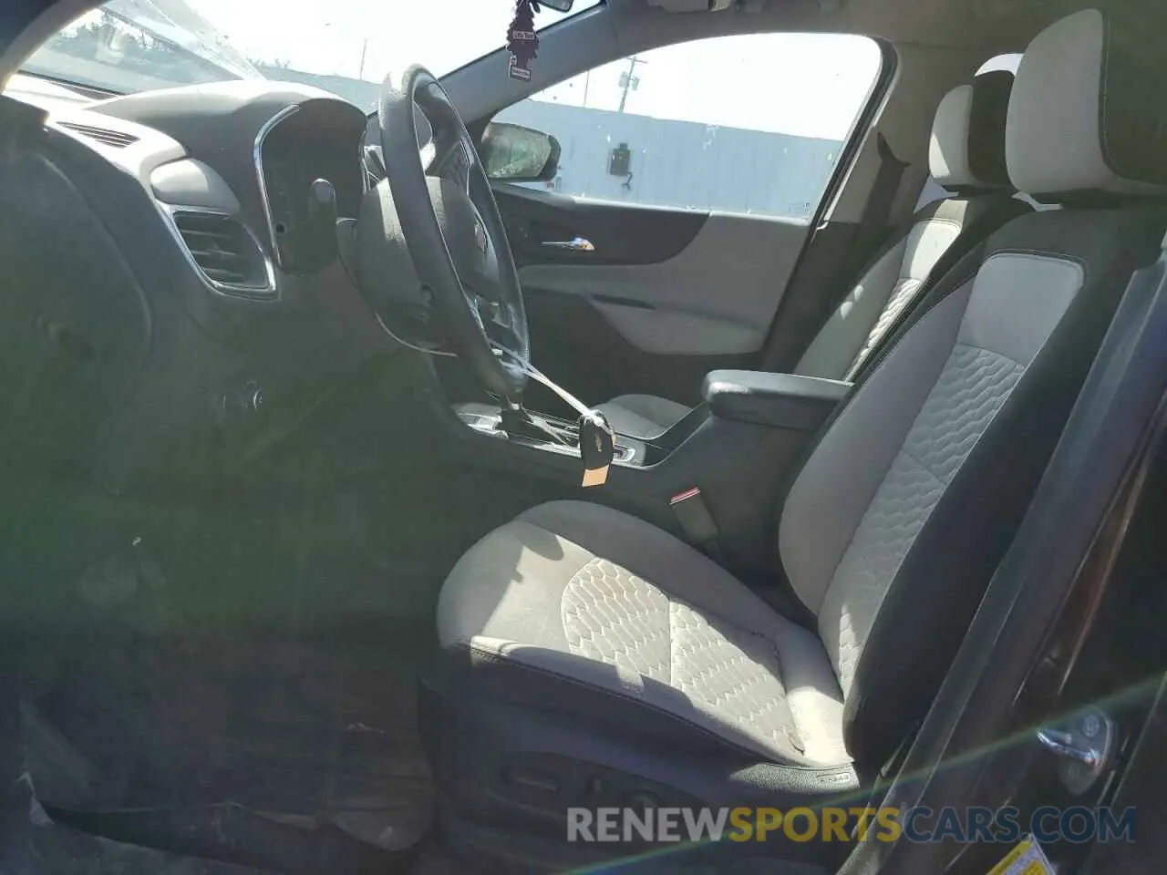 7 fotografías del automóvil dañado 2GNAXSEV4K6301758 CHEVROLET EQUINOX 2019