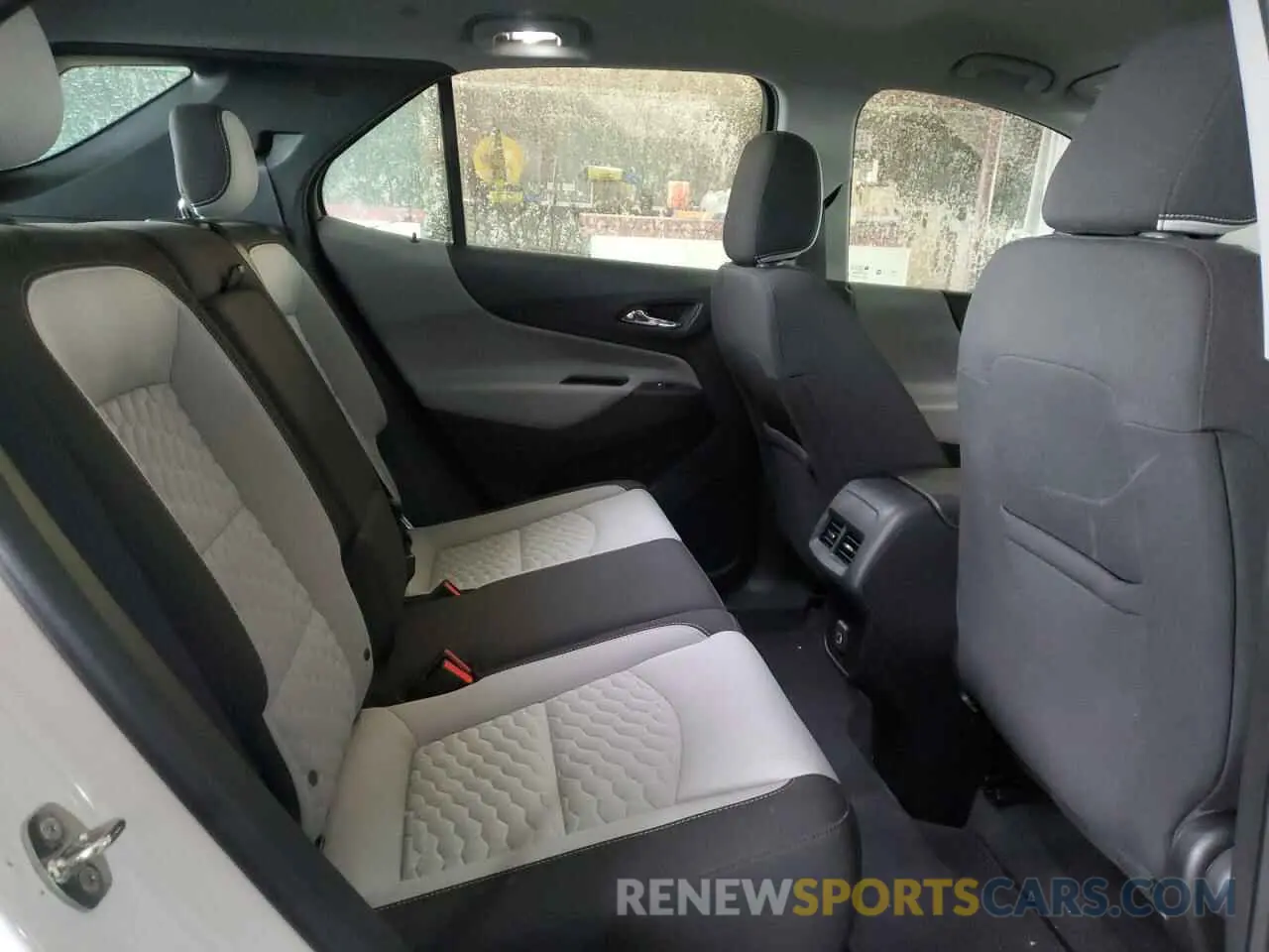 11 fotografías del automóvil dañado 2GNAXSEVXK6199835 CHEVROLET EQUINOX 2019
