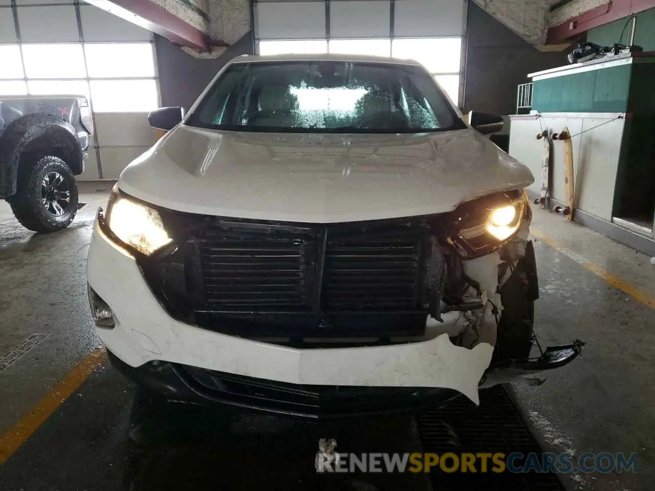 5 fotografías del automóvil dañado 2GNAXSEVXK6199835 CHEVROLET EQUINOX 2019