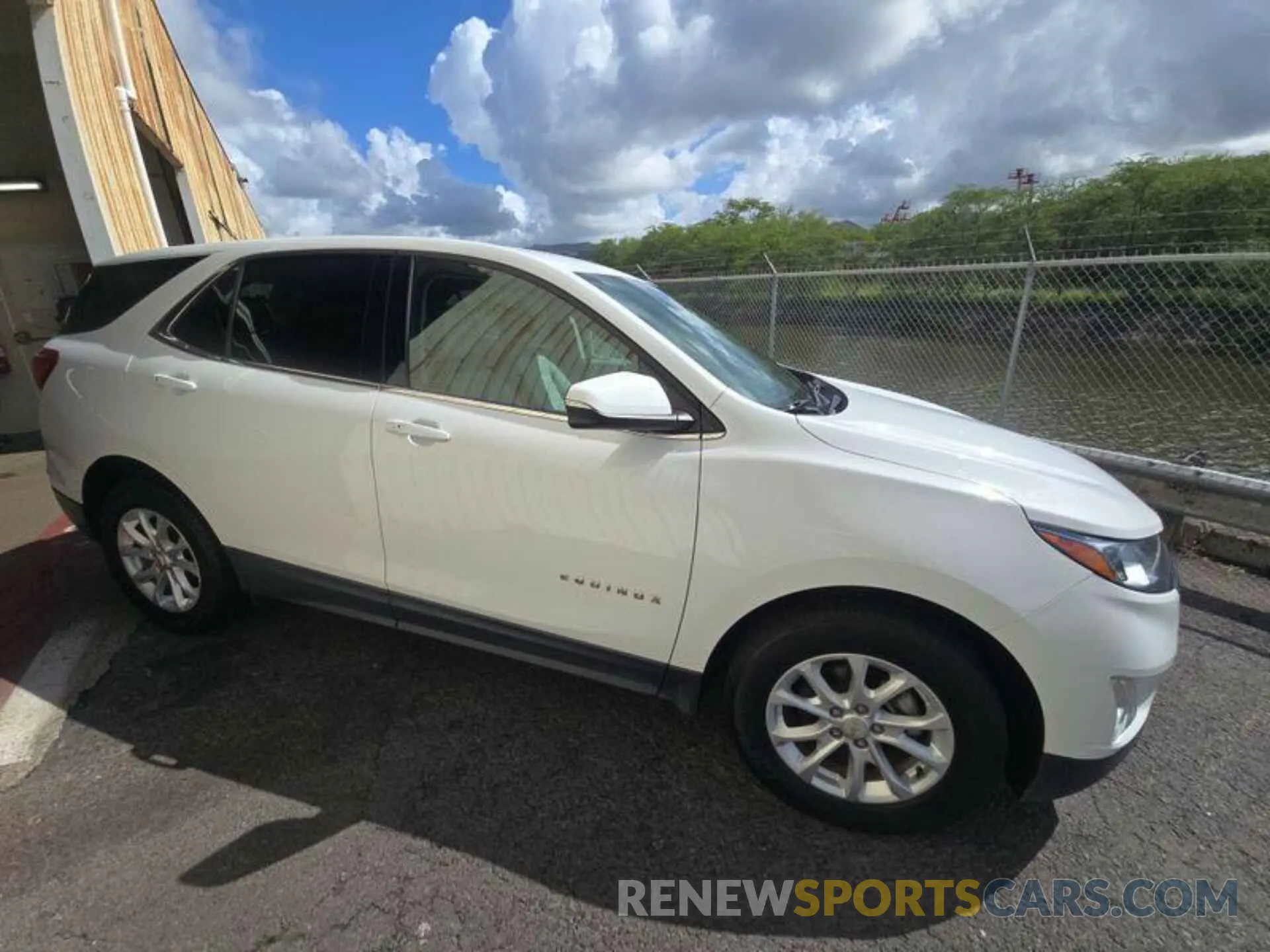11 fotografías del automóvil dañado 2GNAXTEV0K6199638 CHEVROLET EQUINOX 2019