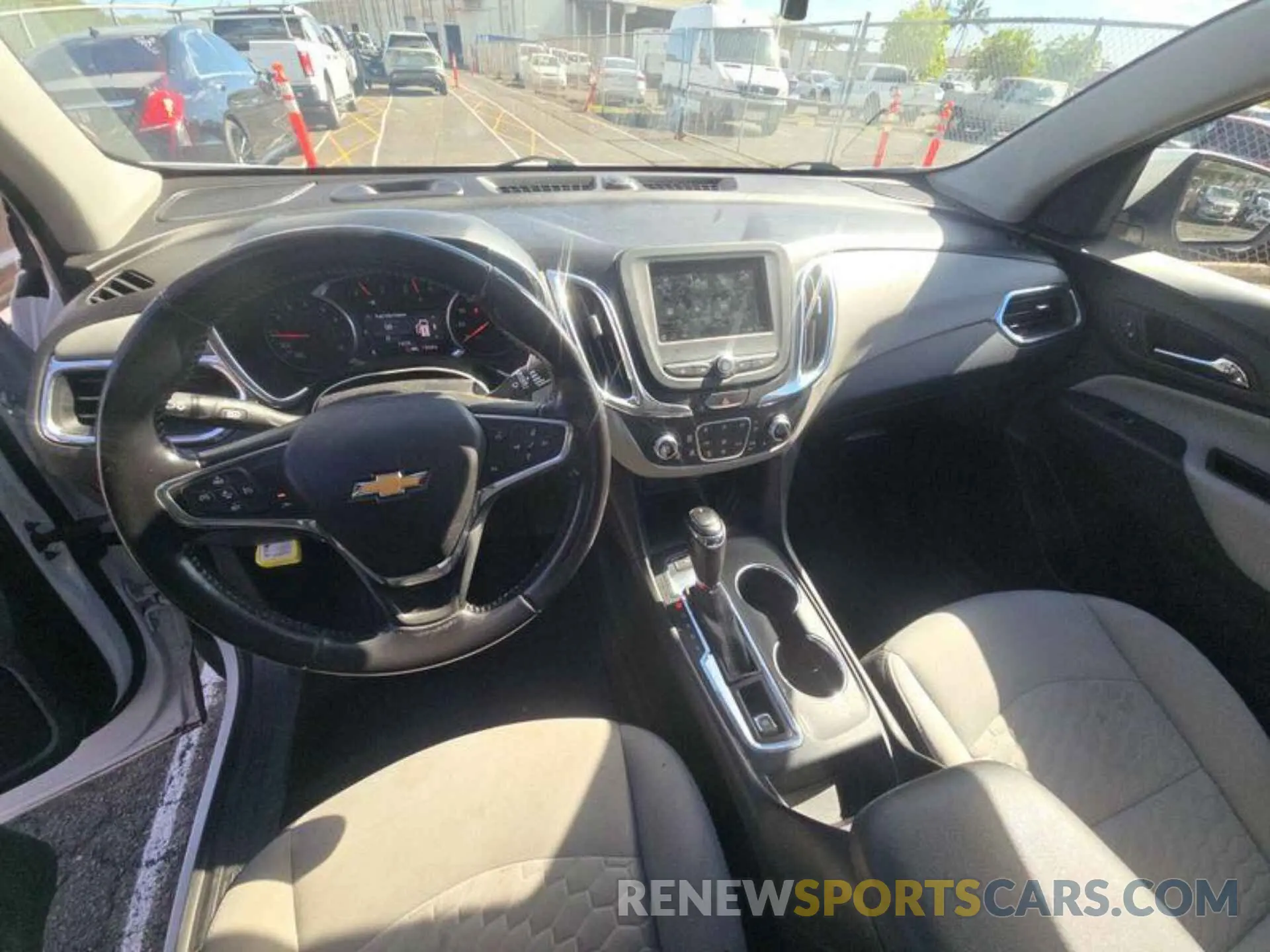 14 fotografías del automóvil dañado 2GNAXTEV0K6199638 CHEVROLET EQUINOX 2019