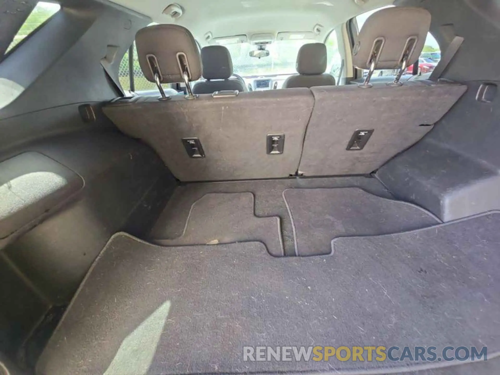 2 fotografías del automóvil dañado 2GNAXTEV0K6199638 CHEVROLET EQUINOX 2019