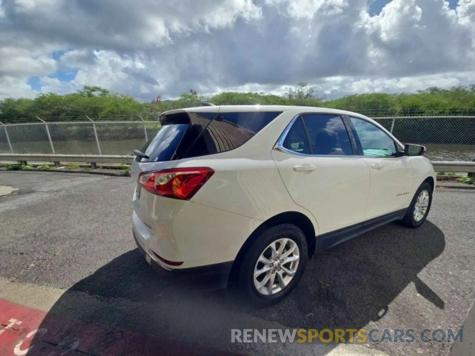 4 fotografías del automóvil dañado 2GNAXTEV0K6199638 CHEVROLET EQUINOX 2019