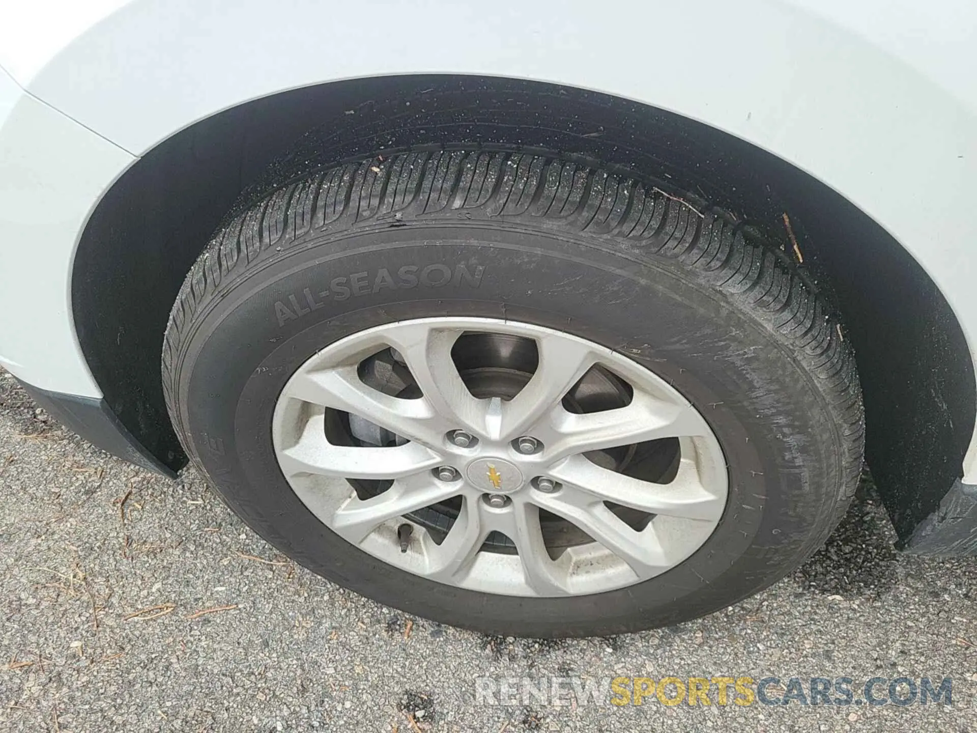 10 fotografías del automóvil dañado 2GNAXTEV0K6217846 CHEVROLET EQUINOX 2019