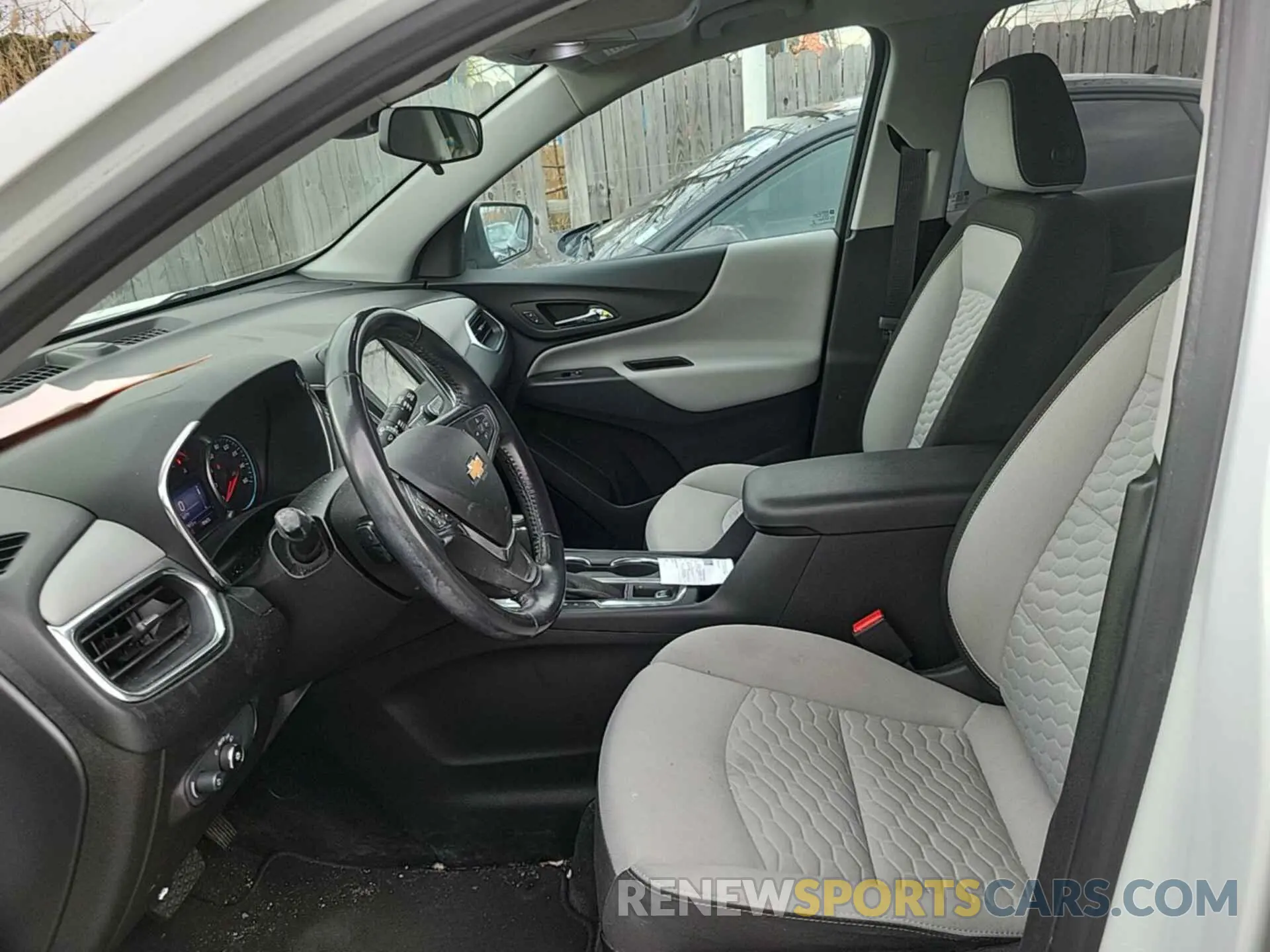 11 fotografías del automóvil dañado 2GNAXTEV0K6217846 CHEVROLET EQUINOX 2019
