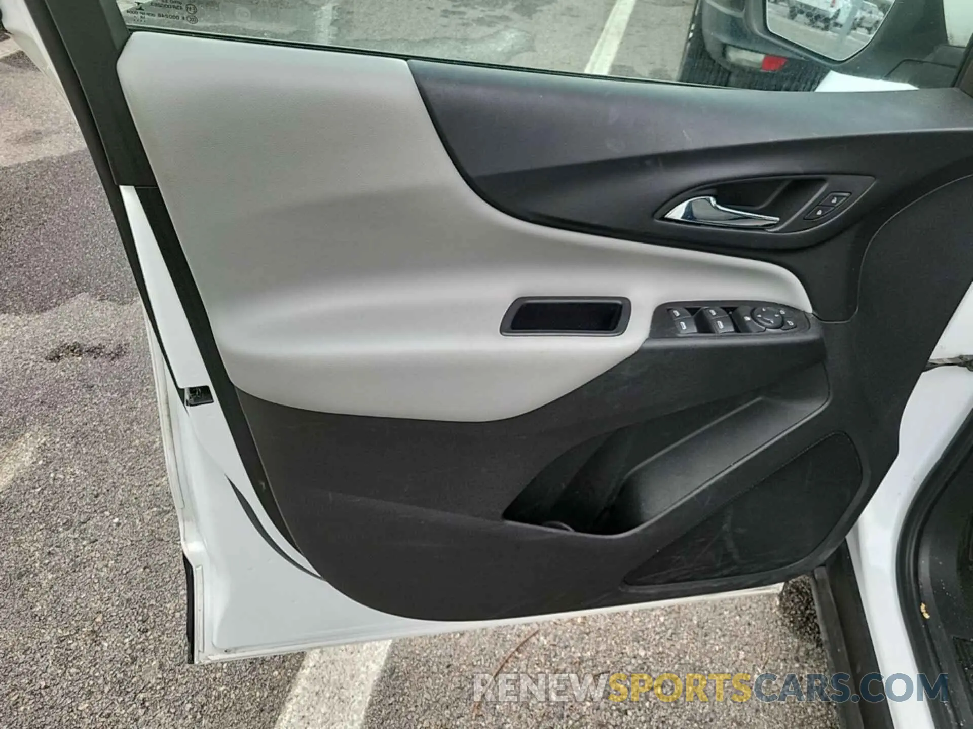 16 fotografías del automóvil dañado 2GNAXTEV0K6217846 CHEVROLET EQUINOX 2019