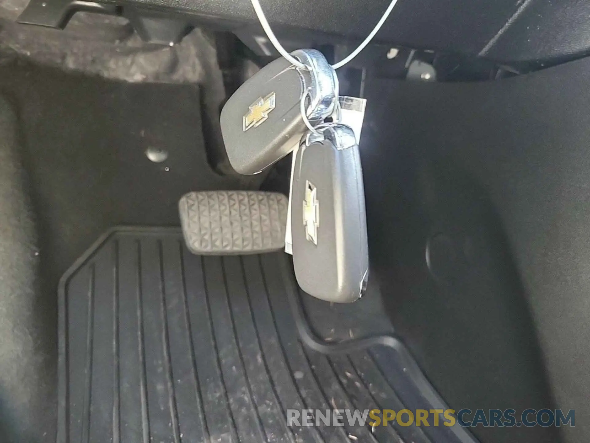 4 fotografías del automóvil dañado 2GNAXTEV0K6260759 CHEVROLET EQUINOX 2019
