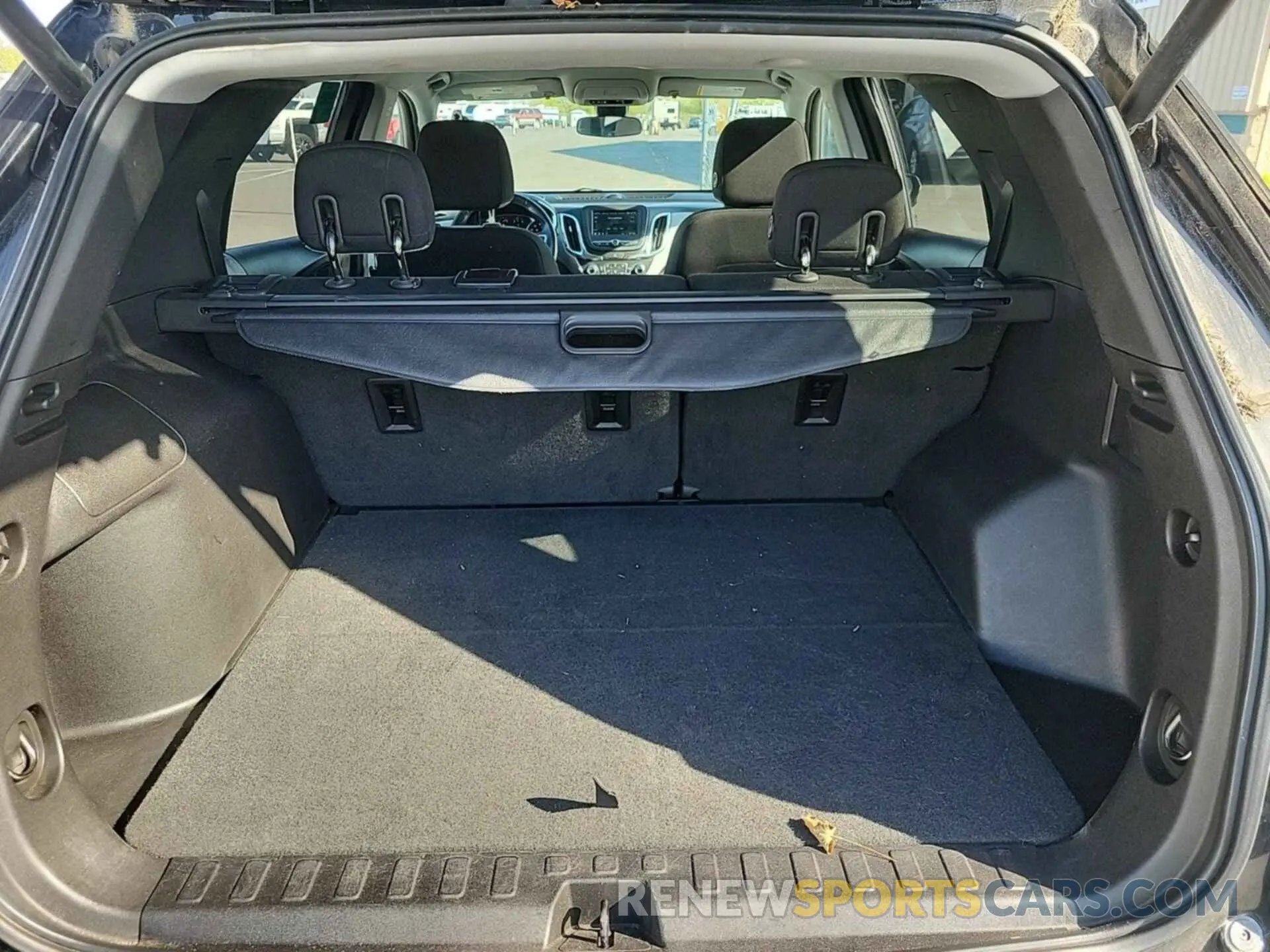 8 fotografías del automóvil dañado 2GNAXTEV0K6260759 CHEVROLET EQUINOX 2019