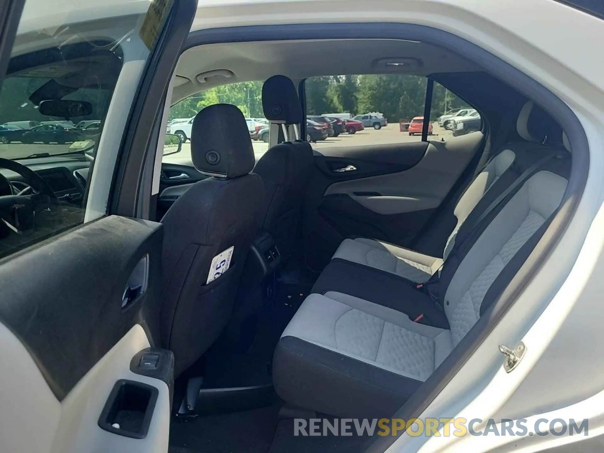 9 fotografías del automóvil dañado 2GNAXTEV1K6169841 CHEVROLET EQUINOX 2019