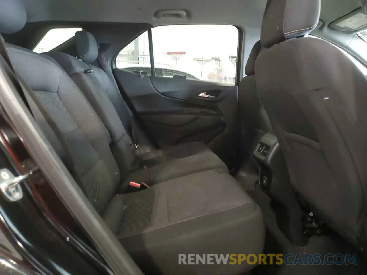 11 fotografías del automóvil dañado 2GNAXTEV2K6254610 CHEVROLET EQUINOX 2019