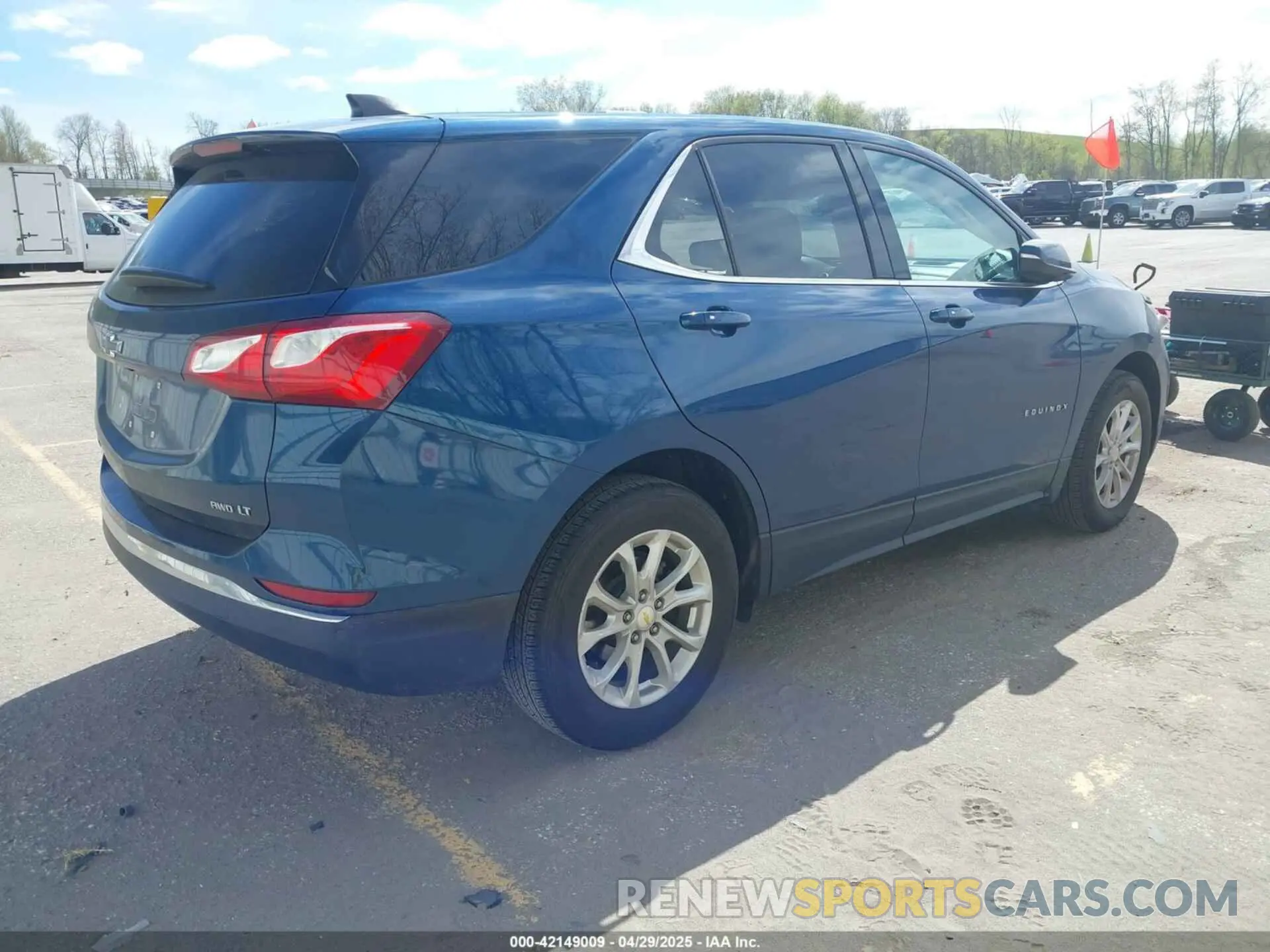 4 fotografías del automóvil dañado 2GNAXTEV3K6240179 CHEVROLET EQUINOX 2019