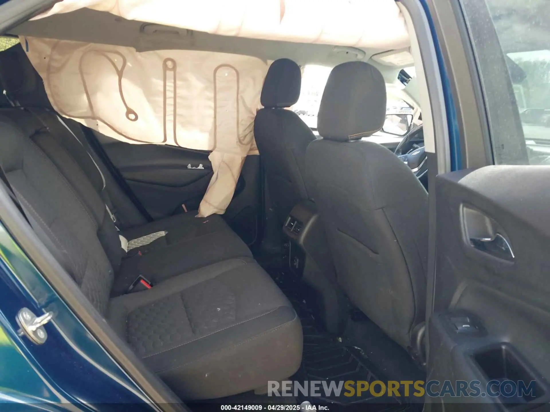 8 fotografías del automóvil dañado 2GNAXTEV3K6240179 CHEVROLET EQUINOX 2019