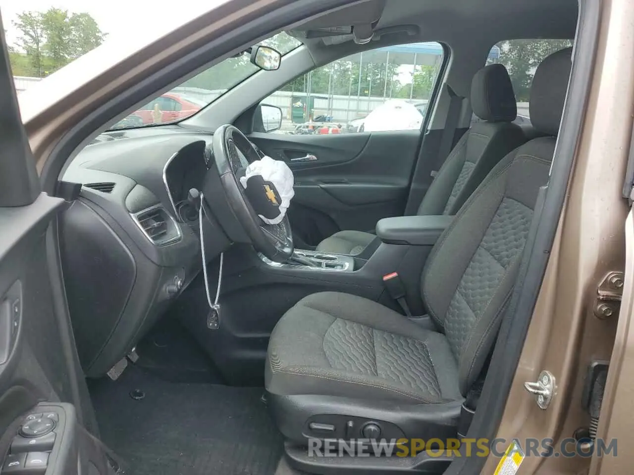 7 fotografías del automóvil dañado 2GNAXTEV4K6236514 CHEVROLET EQUINOX 2019