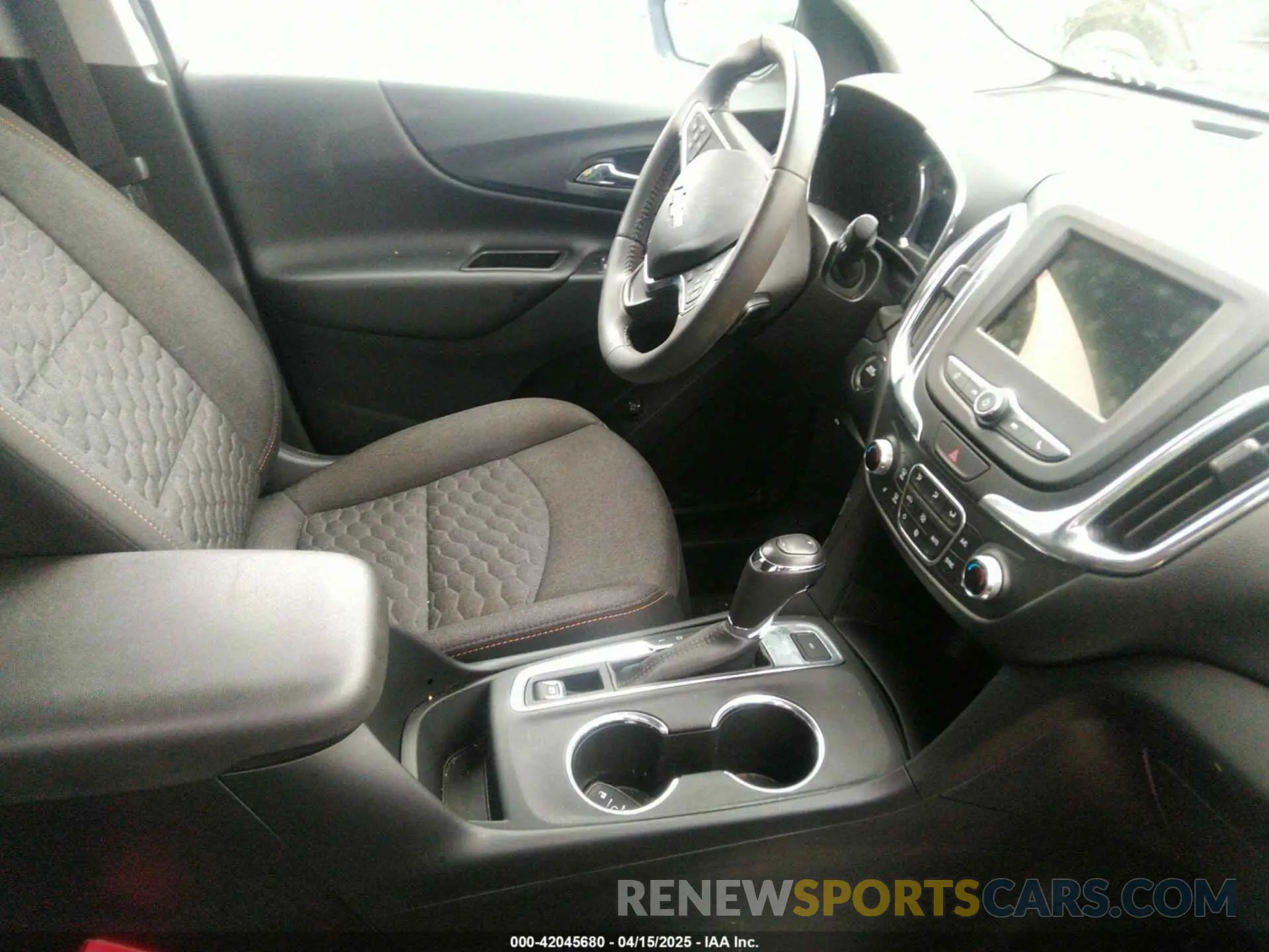 5 fotografías del automóvil dañado 2GNAXTEV4K6246525 CHEVROLET EQUINOX 2019