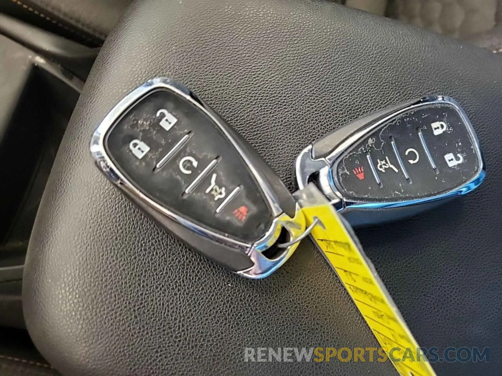 17 fotografías del automóvil dañado 2GNAXTEV4K6259307 CHEVROLET EQUINOX 2019