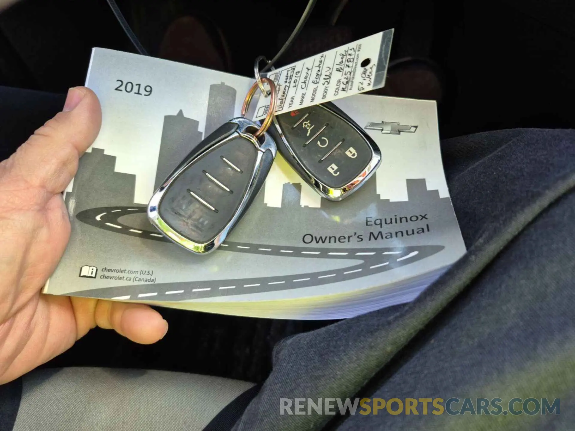 12 fotografías del automóvil dañado 2GNAXTEV5K6257873 CHEVROLET EQUINOX 2019
