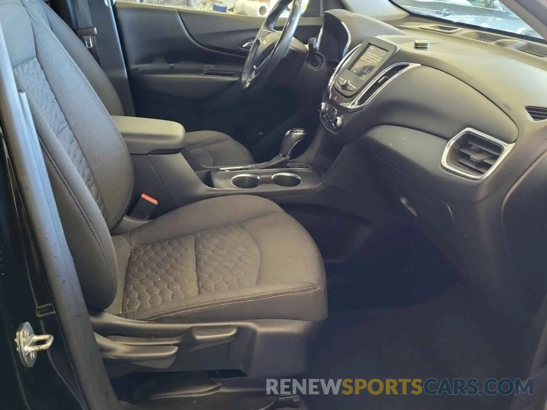 15 fotografías del automóvil dañado 2GNAXTEV6K6166188 CHEVROLET EQUINOX 2019