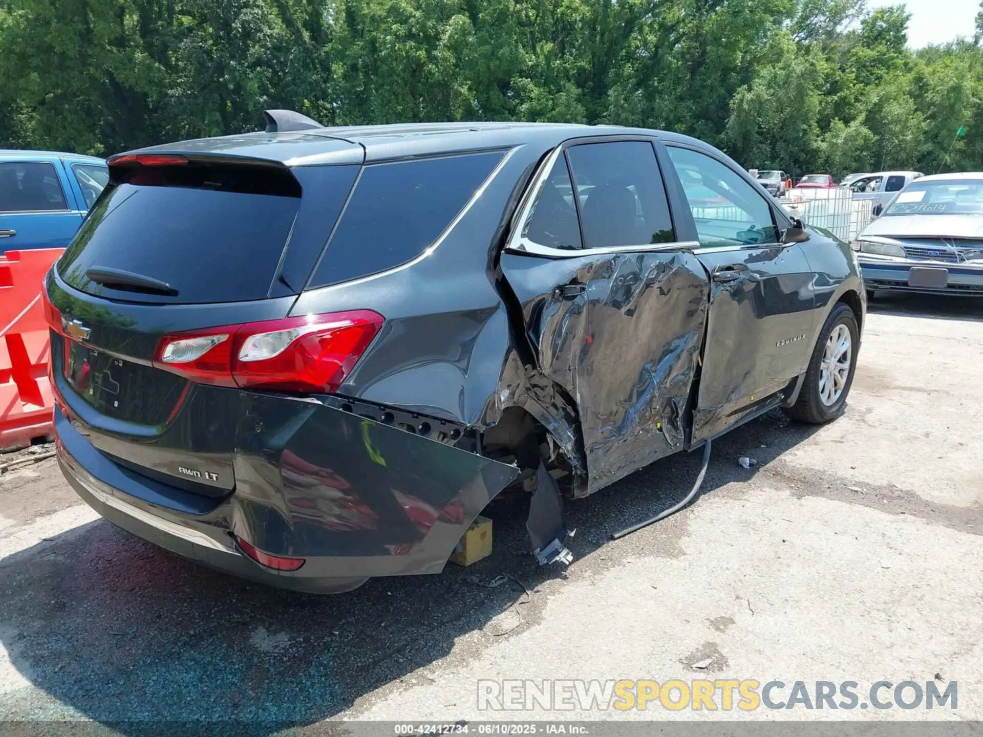 4 fotografías del automóvil dañado 2GNAXTEV6K6267473 CHEVROLET EQUINOX 2019
