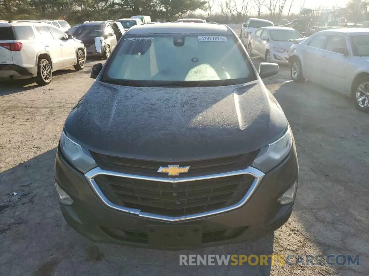 5 fotografías del automóvil dañado 2GNAXTEV8K6142135 CHEVROLET EQUINOX 2019
