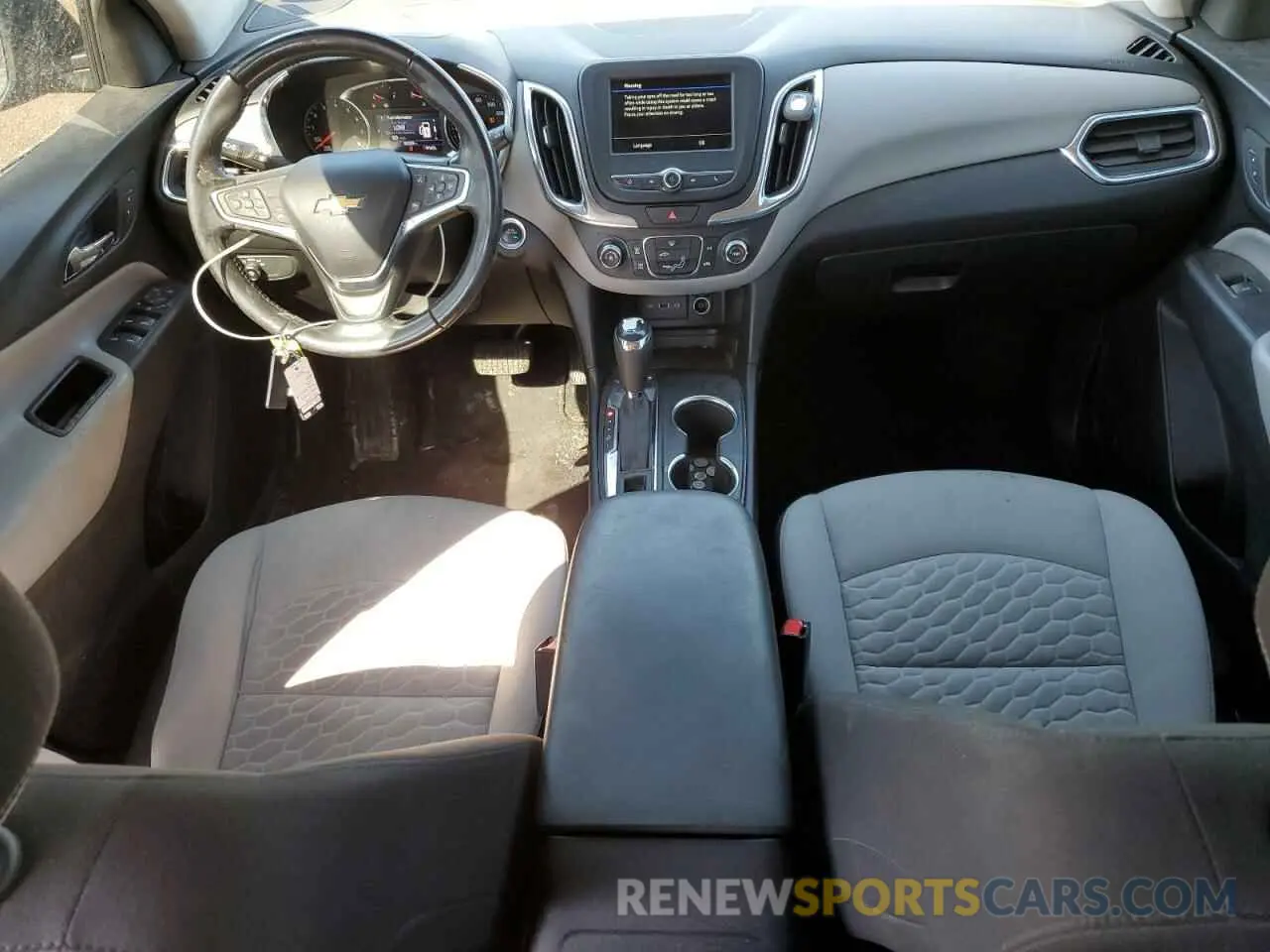 8 fotografías del automóvil dañado 2GNAXTEV8K6166516 CHEVROLET EQUINOX 2019