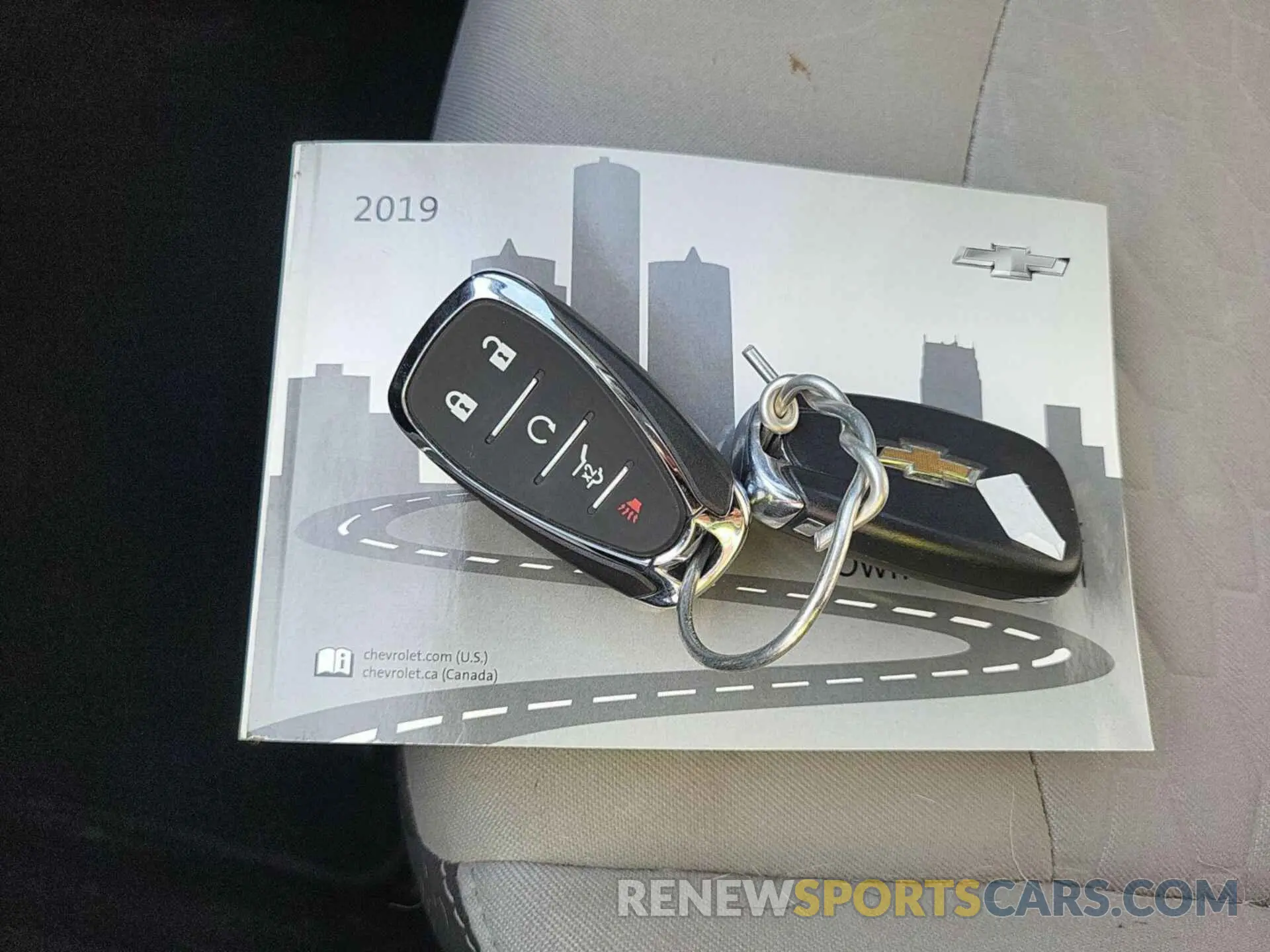 6 fotografías del automóvil dañado 2GNAXTEV8K6257804 CHEVROLET EQUINOX 2019