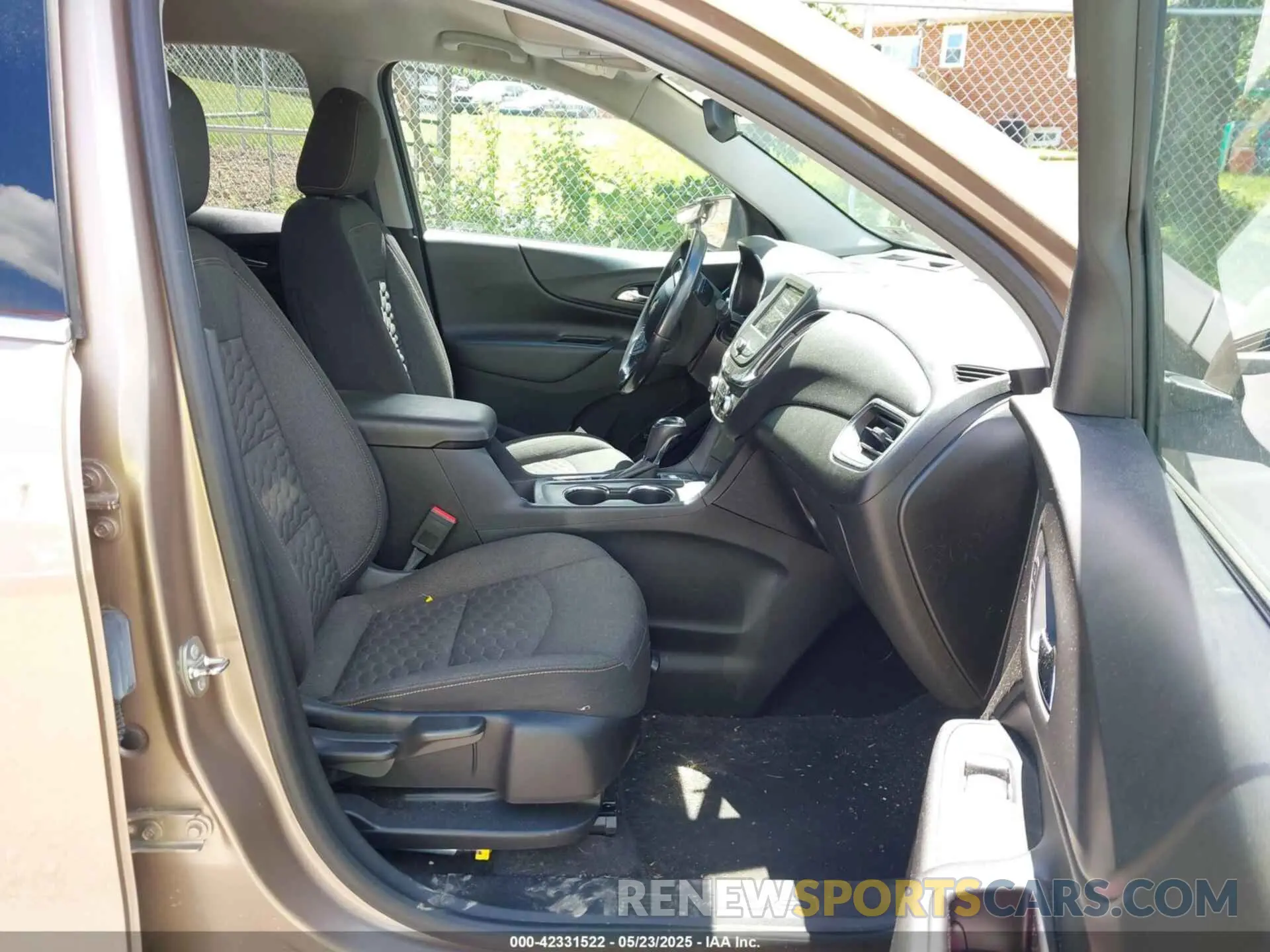 5 fotografías del automóvil dañado 2GNAXTEVXK6232662 CHEVROLET EQUINOX 2019