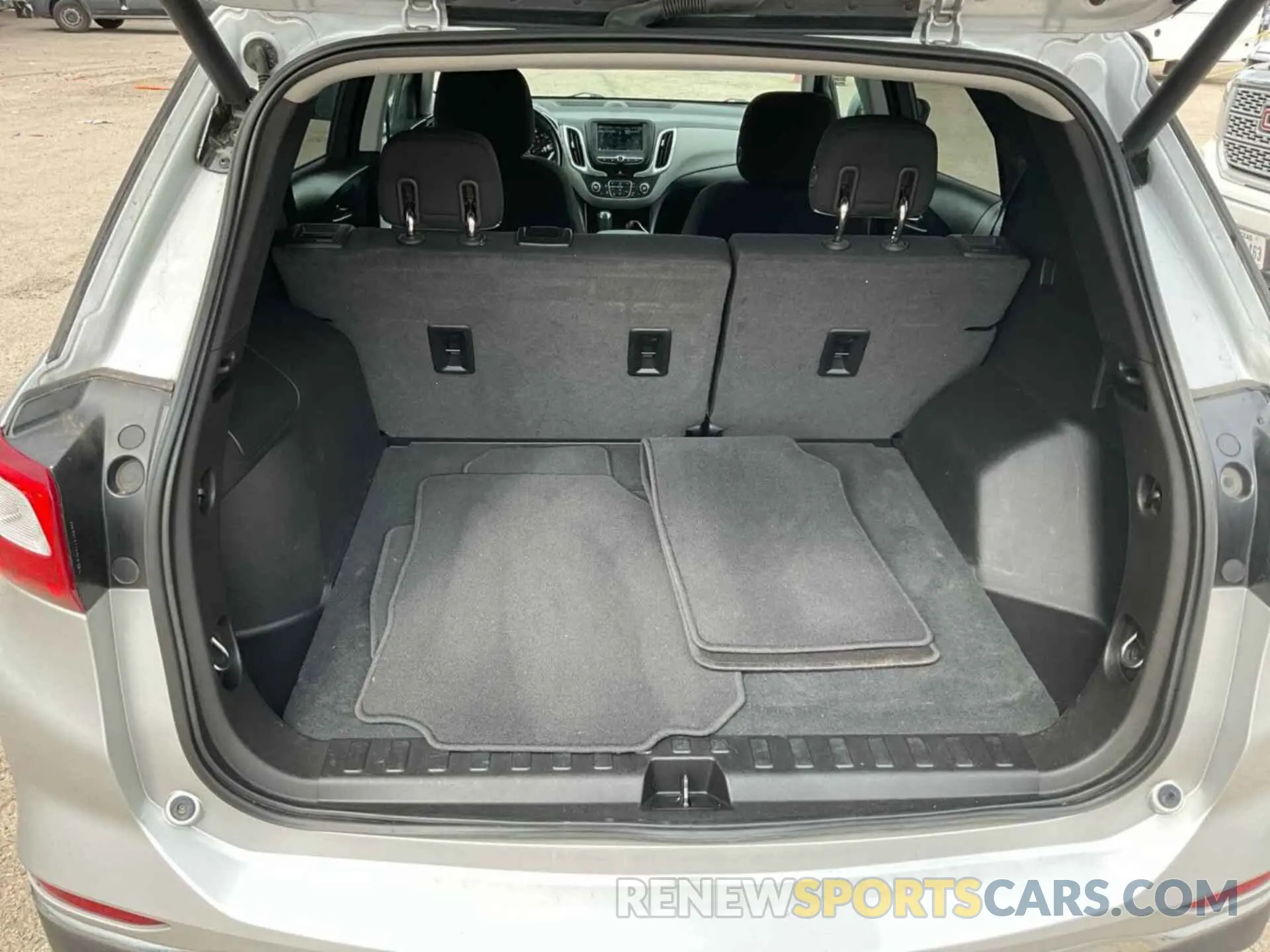 12 fotografías del automóvil dañado 2GNAXTEVXK6276015 CHEVROLET EQUINOX 2019