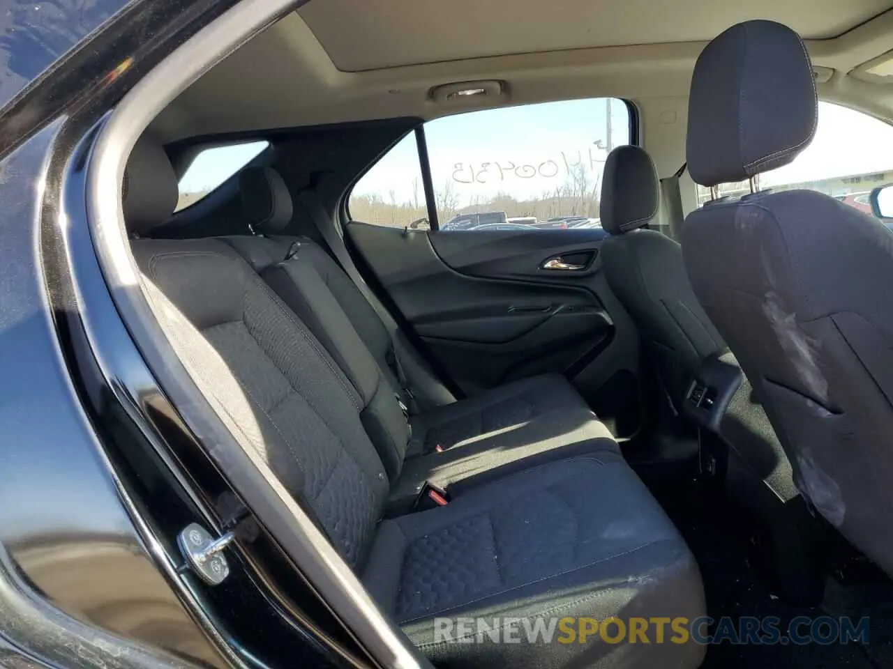 11 fotografías del automóvil dañado 2GNAXUEV0K6138893 CHEVROLET EQUINOX 2019