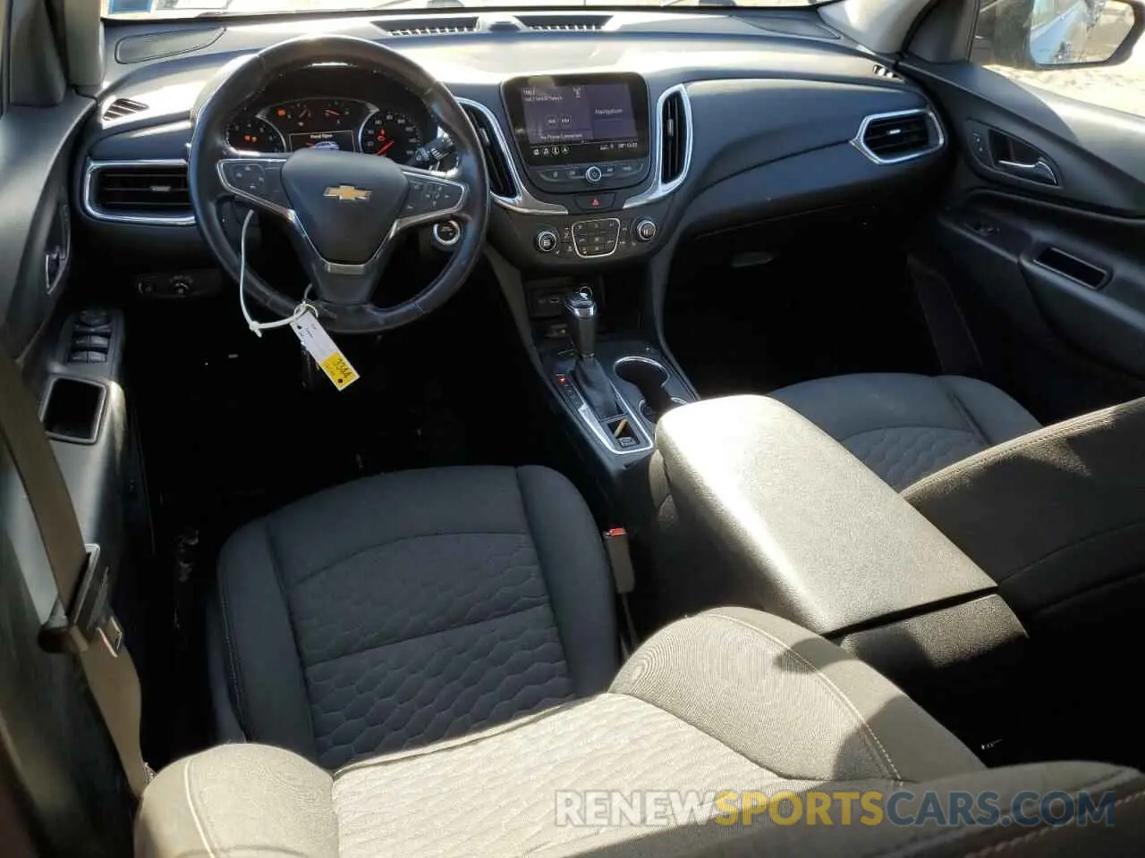 8 fotografías del automóvil dañado 2GNAXUEV0K6138893 CHEVROLET EQUINOX 2019