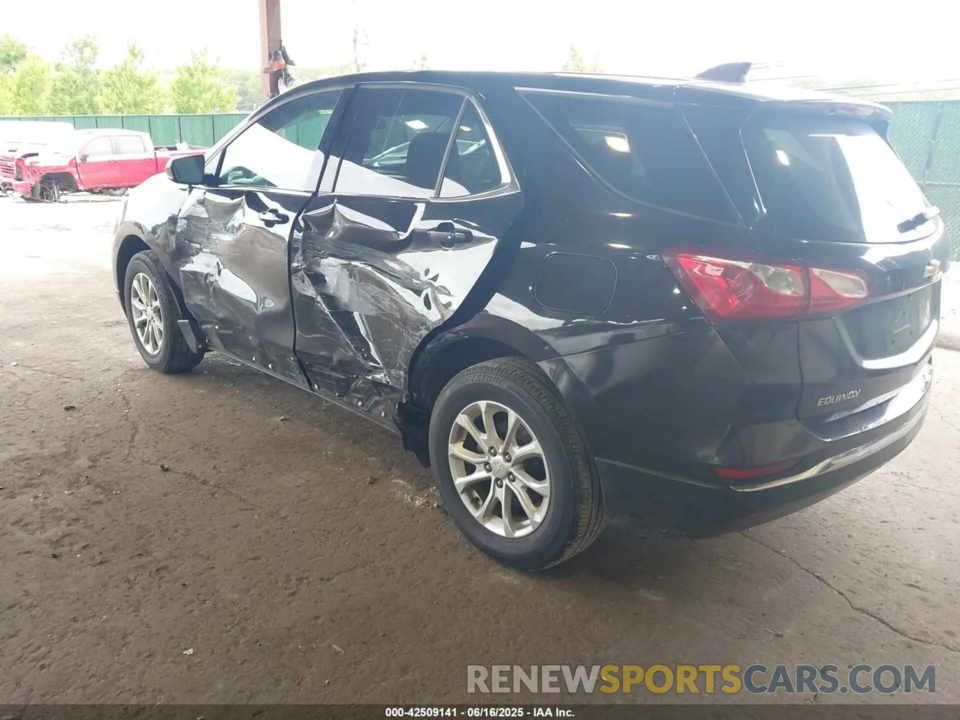 3 fotografías del automóvil dañado 2GNAXUEV0K6195854 CHEVROLET EQUINOX 2019