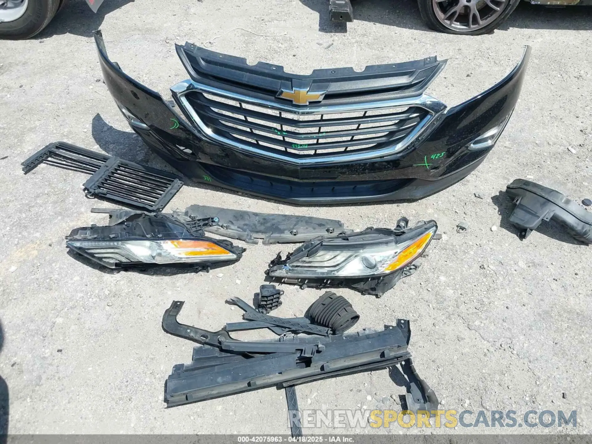 12 fotografías del automóvil dañado 2GNAXUEV0K6253705 CHEVROLET EQUINOX 2019