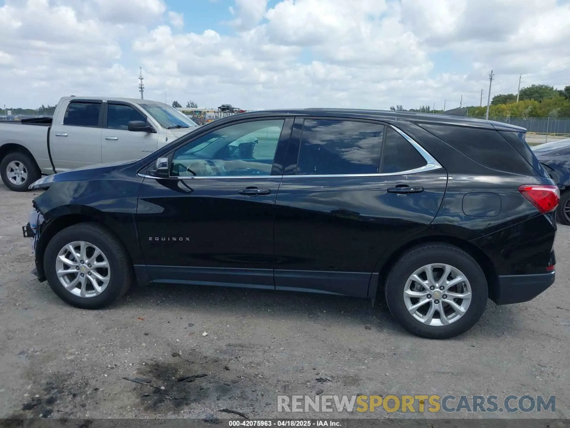15 fotografías del automóvil dañado 2GNAXUEV0K6253705 CHEVROLET EQUINOX 2019