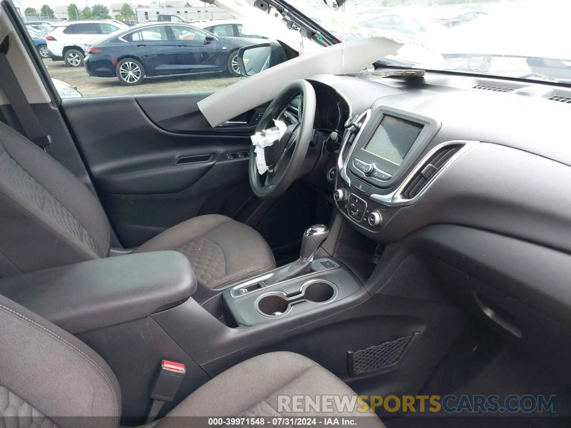 5 fotografías del automóvil dañado 2GNAXUEV1K6116045 CHEVROLET EQUINOX 2019