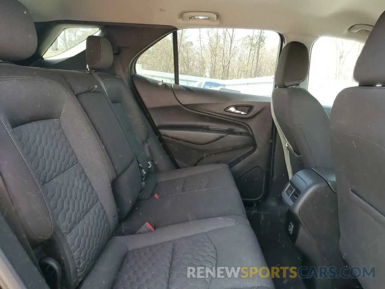 11 fotografías del automóvil dañado 2GNAXUEV1K6232782 CHEVROLET EQUINOX 2019