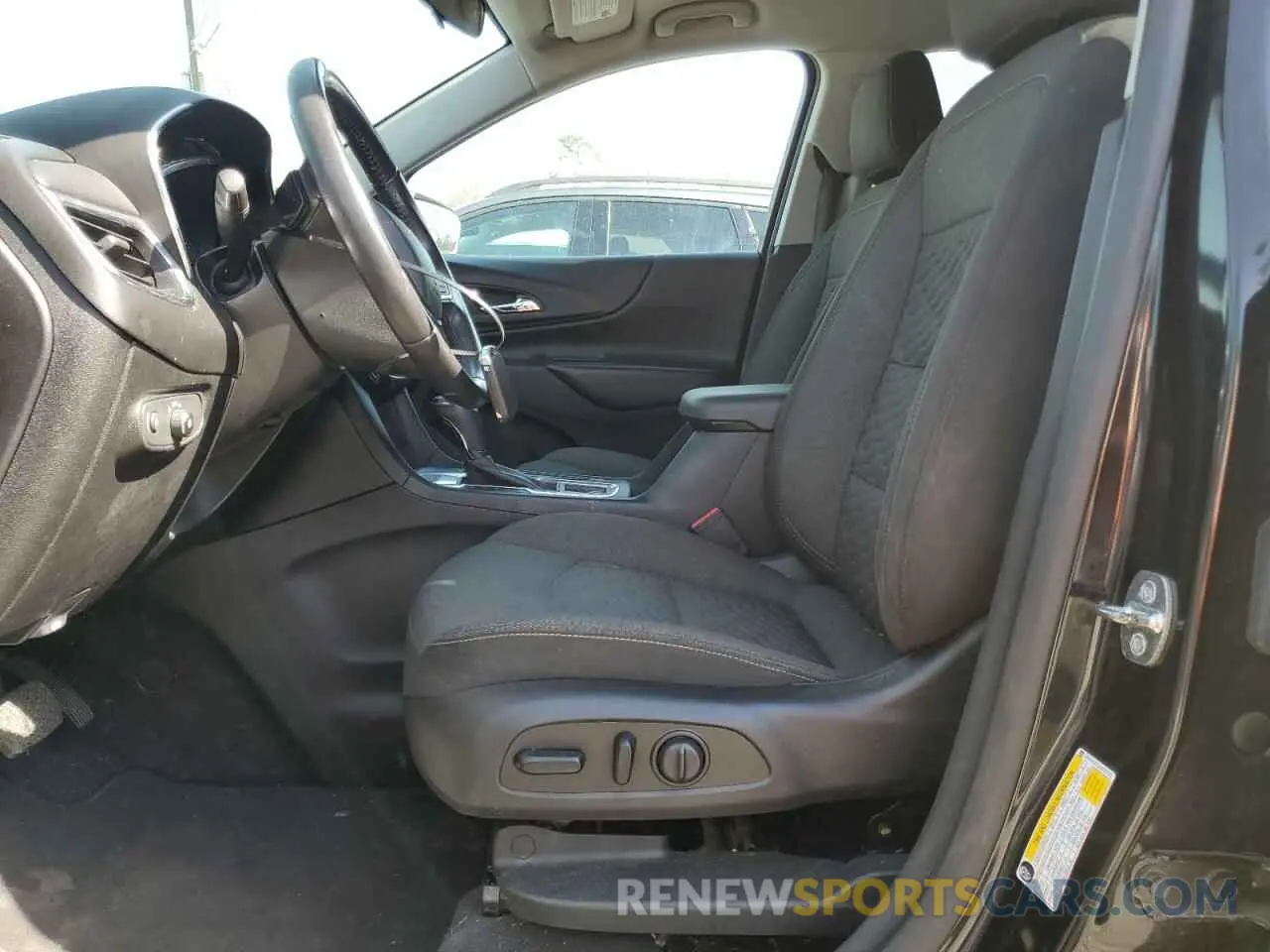 7 fotografías del automóvil dañado 2GNAXUEV1K6232782 CHEVROLET EQUINOX 2019