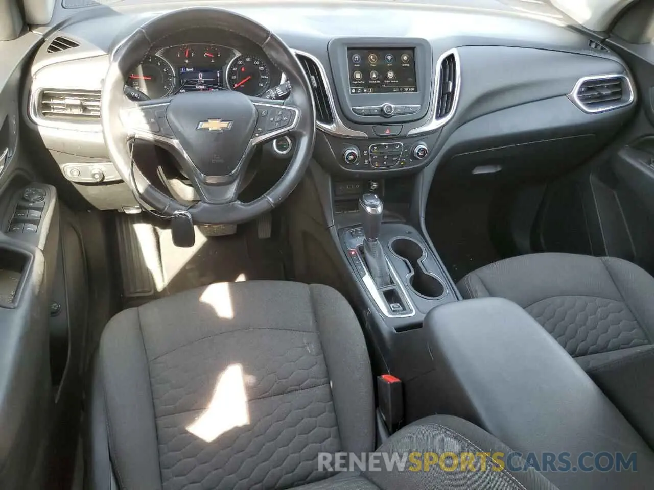 8 fotografías del automóvil dañado 2GNAXUEV1K6232782 CHEVROLET EQUINOX 2019