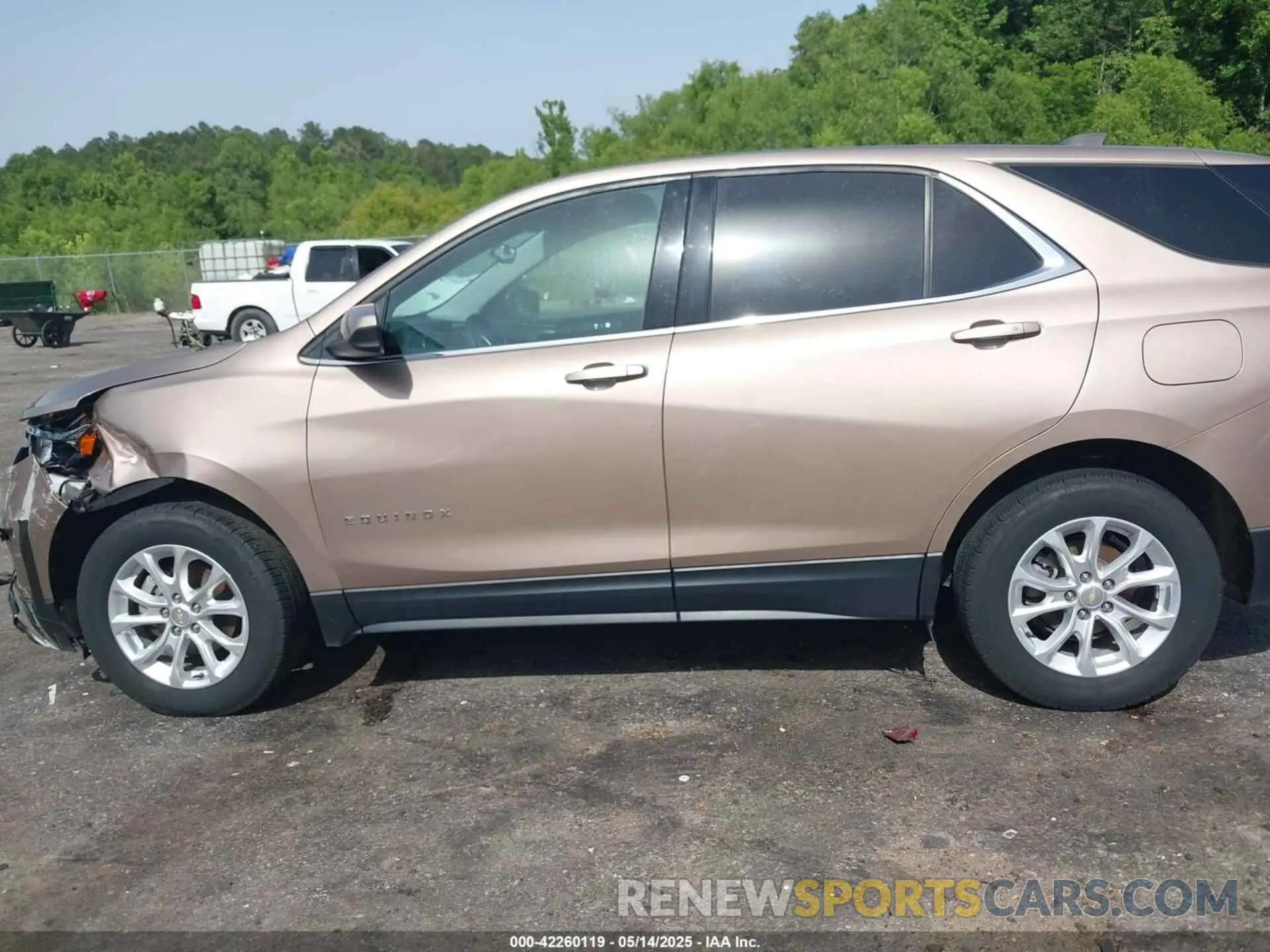 14 fotografías del automóvil dañado 2GNAXUEV1K6237013 CHEVROLET EQUINOX 2019