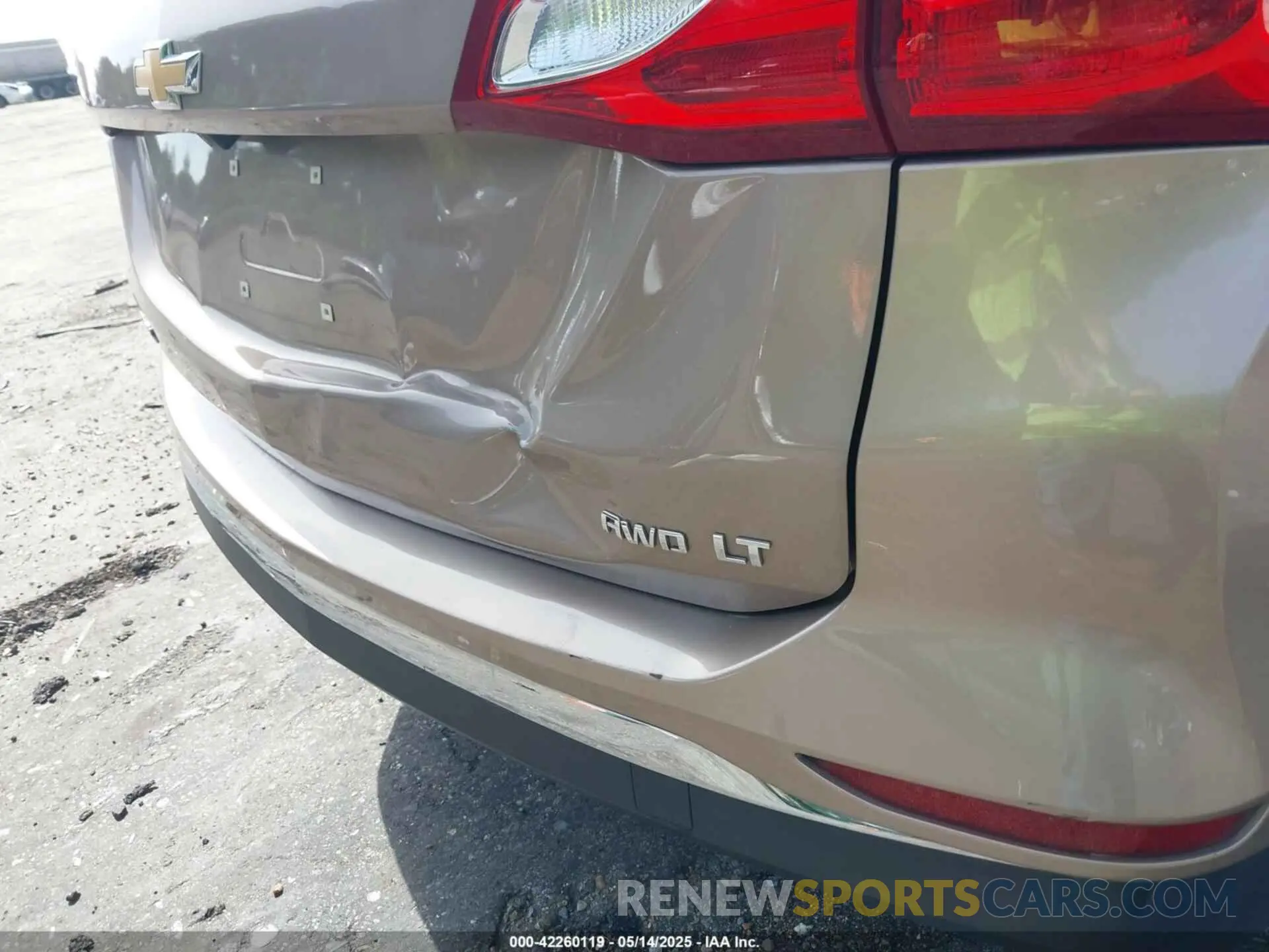 18 fotografías del automóvil dañado 2GNAXUEV1K6237013 CHEVROLET EQUINOX 2019