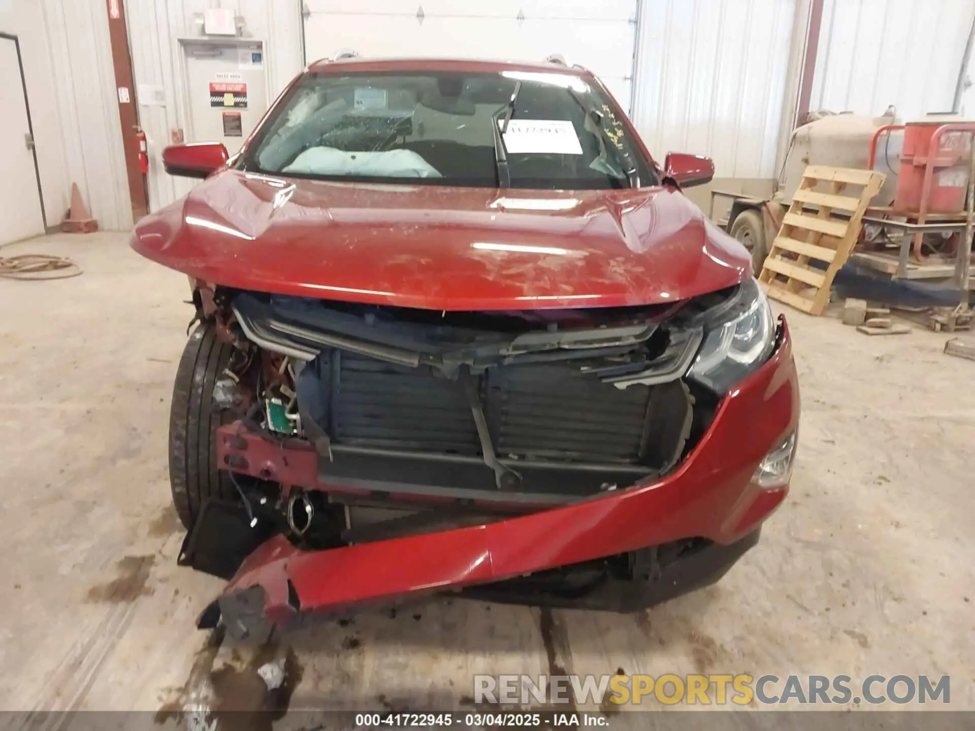 12 fotografías del automóvil dañado 2GNAXUEV2K6112697 CHEVROLET EQUINOX 2019