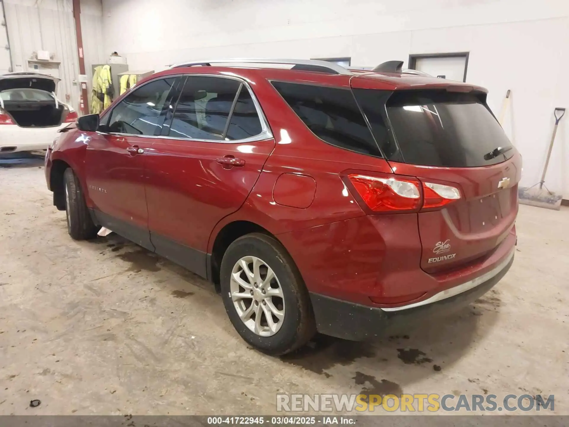 3 fotografías del automóvil dañado 2GNAXUEV2K6112697 CHEVROLET EQUINOX 2019