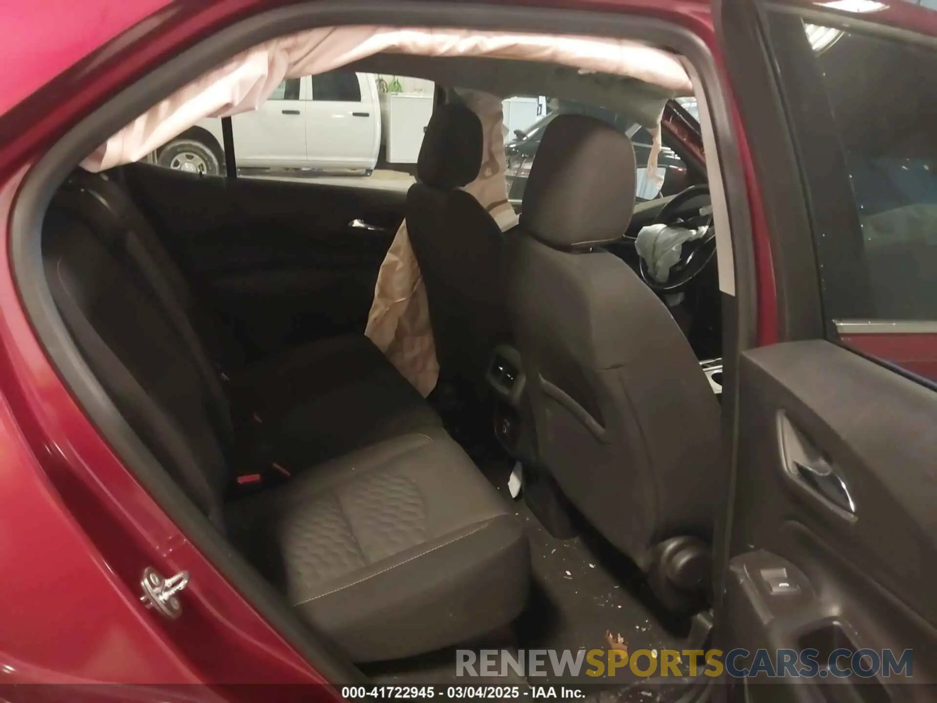 8 fotografías del automóvil dañado 2GNAXUEV2K6112697 CHEVROLET EQUINOX 2019