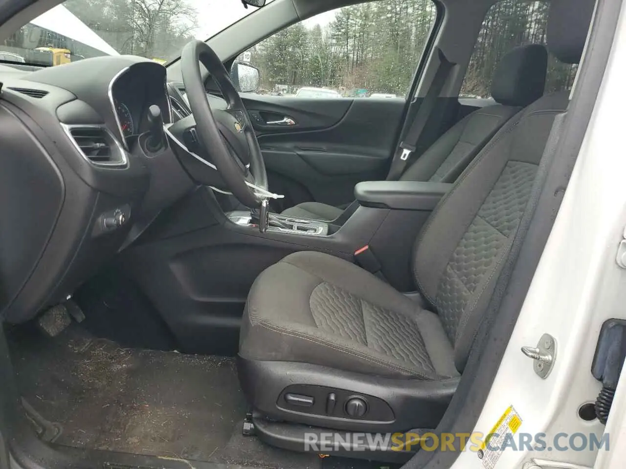 7 fotografías del automóvil dañado 2GNAXUEV2K6134554 CHEVROLET EQUINOX 2019