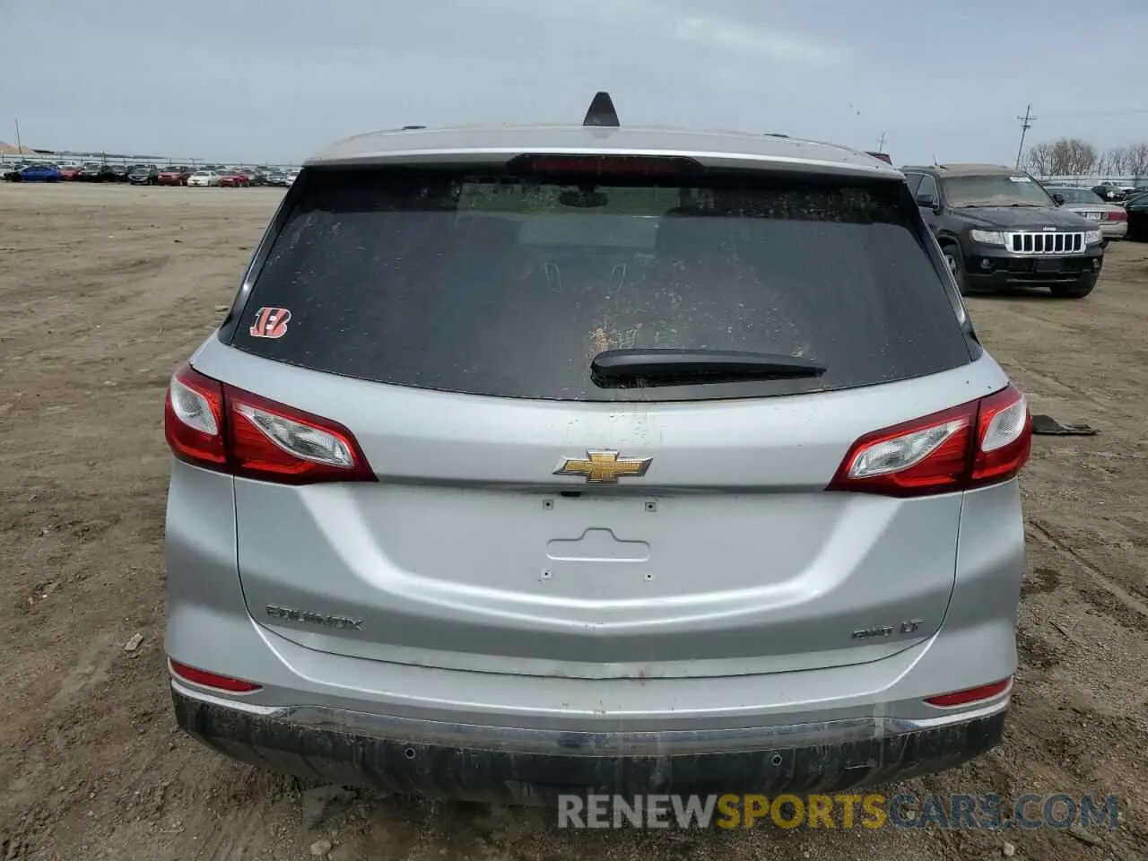 6 fotografías del automóvil dañado 2GNAXUEV2K6156151 CHEVROLET EQUINOX 2019