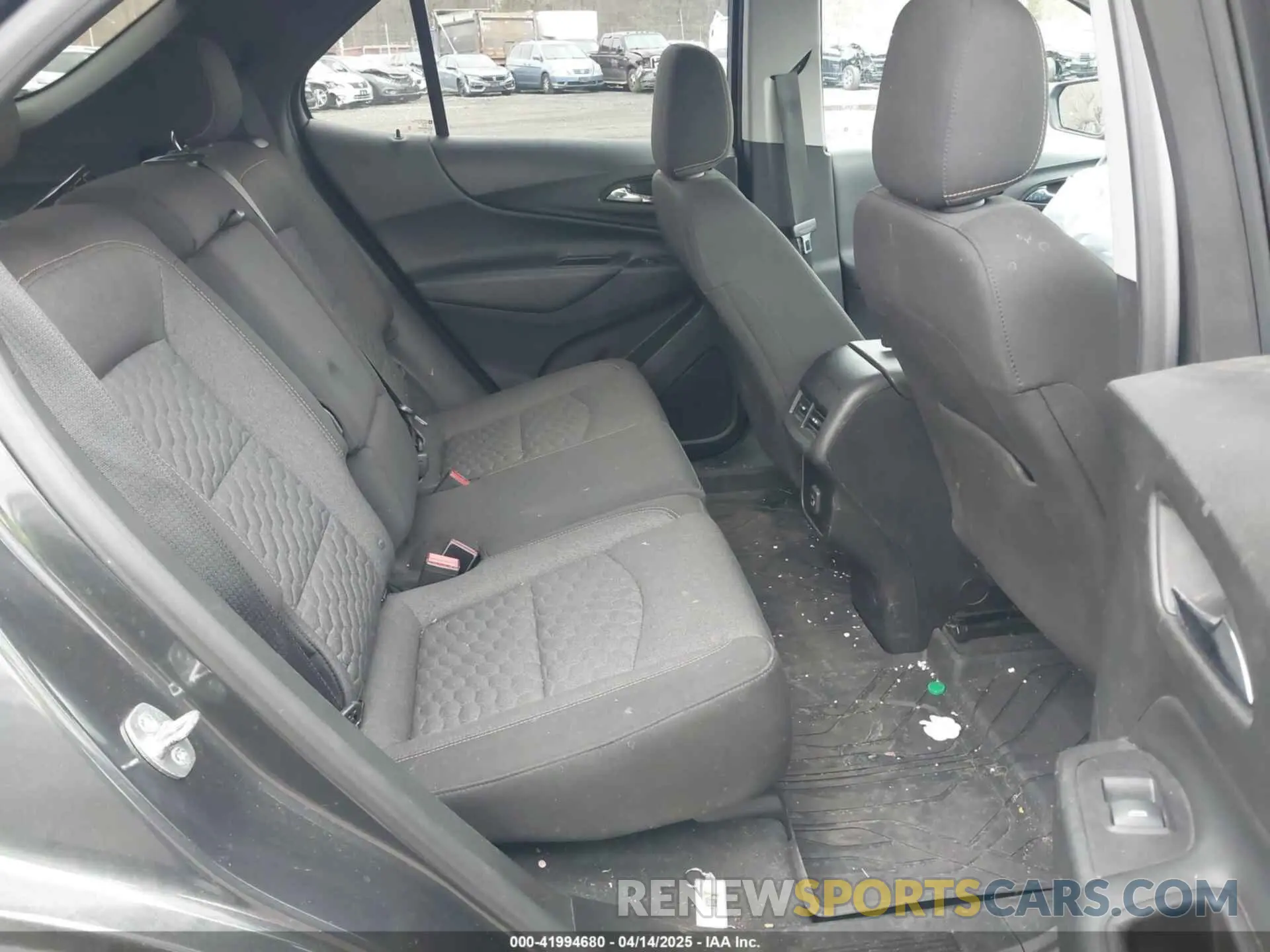 8 fotografías del automóvil dañado 2GNAXUEV2K6173922 CHEVROLET EQUINOX 2019