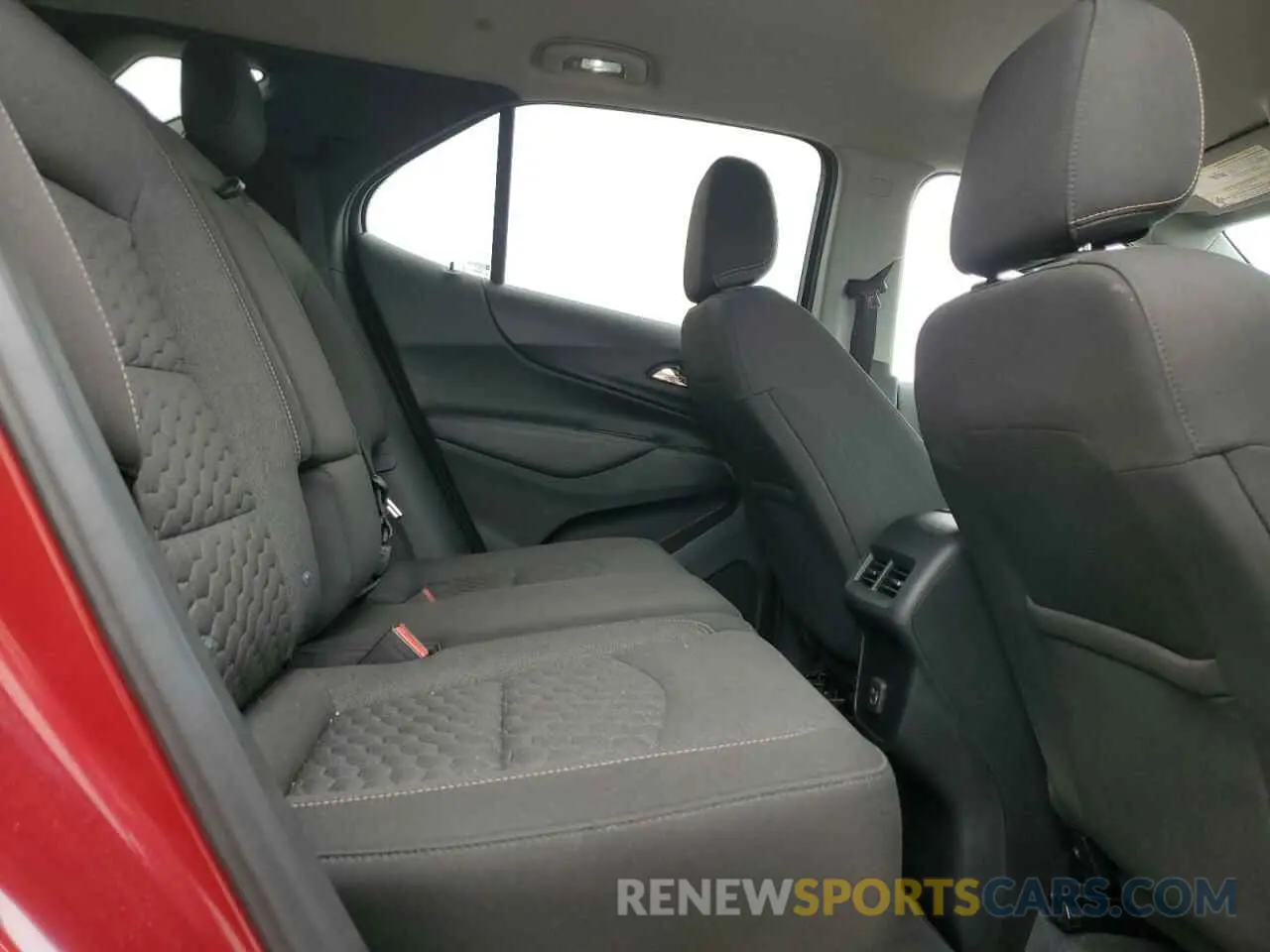 11 fotografías del automóvil dañado 2GNAXUEV2K6278900 CHEVROLET EQUINOX 2019