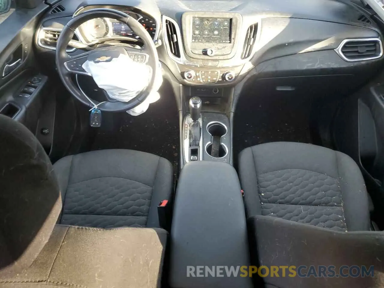 8 fotografías del automóvil dañado 2GNAXUEV3K6104883 CHEVROLET EQUINOX 2019