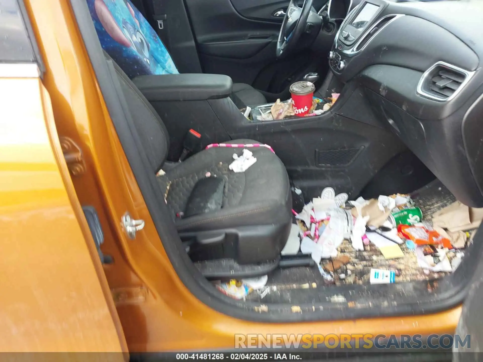 5 fotografías del automóvil dañado 2GNAXUEV3K6106004 CHEVROLET EQUINOX 2019