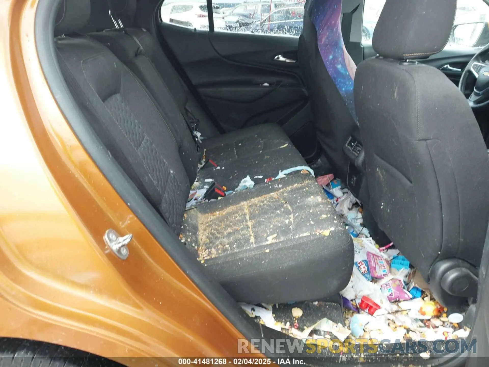 8 fotografías del automóvil dañado 2GNAXUEV3K6106004 CHEVROLET EQUINOX 2019